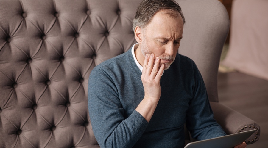 WHAT ARE SOME REASONS FOR JAW PAIN? WHAT ARE SOME REASONS FOR JAW PAIN?